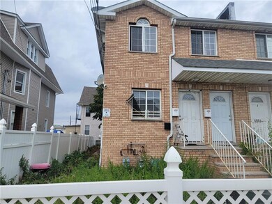 6906 Beach Channel Dr, Arverne, NY 11692 - photo 3