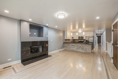 5652 W 63rd St unit 1W, Chicago, IL 60638 - photo 4