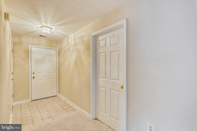 135 Timberbrook Ln unit 204, Gaithersburg, MD 20878 - photo 3