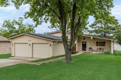 1251 Kiowa Dr W, Gainesville, TX 76240 - photo 2