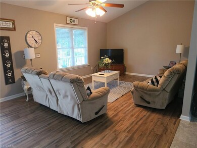 3971 Meadow Ridge Ct, Asheboro, NC 27205 - photo 3