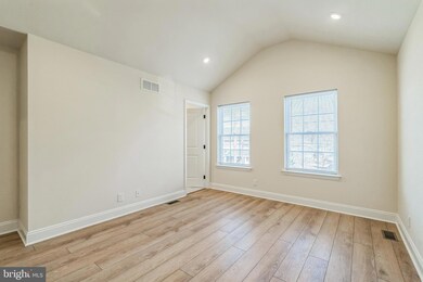 726 W 3rd St, Lansdale, PA 19446 - photo 6