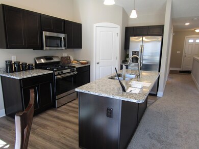 374 Barrington Cir unit 51, Lansing, MI 48917 - photo 5