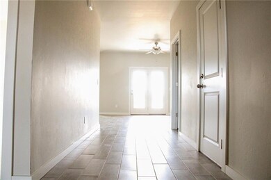 15948 Lasso Cir, McLoud, OK 74851 - photo 3