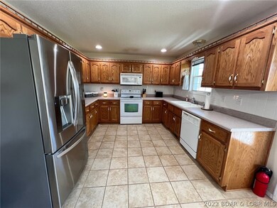 LOTS OF CABINETS