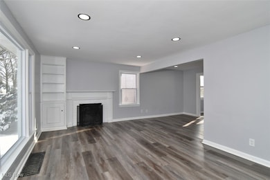 19802 Wickfield Ave, Warrensville Heights, OH 44122 - photo 3