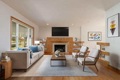 7M4A7392-Edit - Living room_Final 02