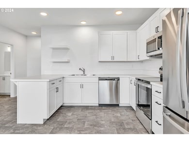 1157/1159 S 43rd Place, Springfield, OR 97478 - photo 6