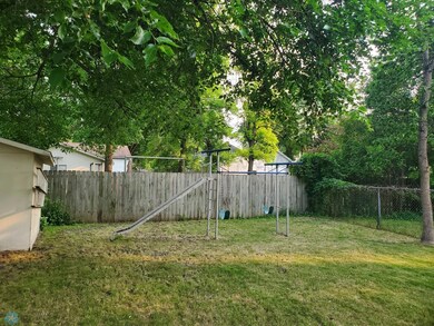 1614 8th Ave S, Fargo, ND 58103 - photo 3