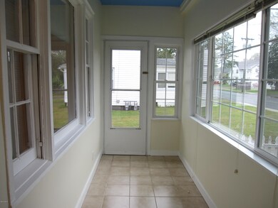 Sun room / entryway