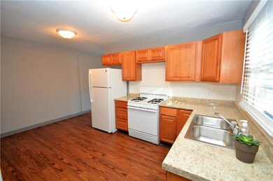 2022 Nash Dr, Des Moines, IA 50314 - photo 6