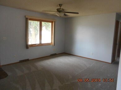 1117 Heartland Hills Dr, Waterloo, IA 50701 - photo 4