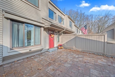 141 Farmington Chase Crescent, Farmington, CT 06032 - photo 4