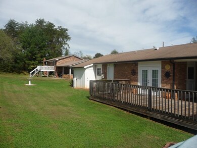 275 Robin Rd, Martinsville, VA 24112 - photo 3