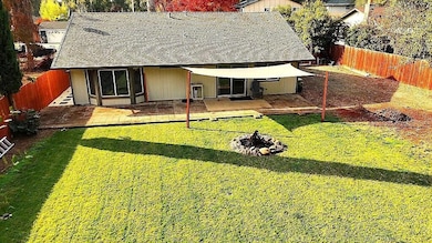 3527 Adams Ln, Redding, CA 96002 - photo 5