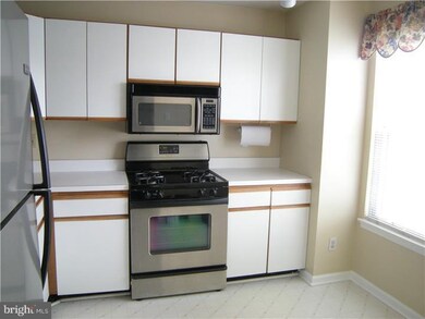 208 Firethorne Ct unit 208, Sewell, NJ 08080 - photo 5