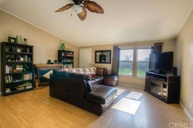 Wood Laminate flooring, open concept , upgraded fi