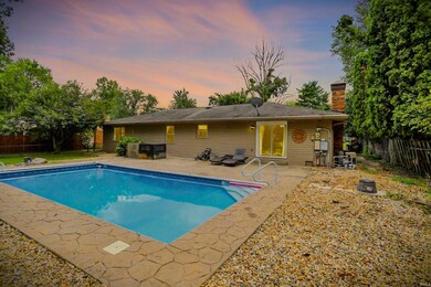 3341 Flintwood Dr, Columbus, IN 47203 - photo 3