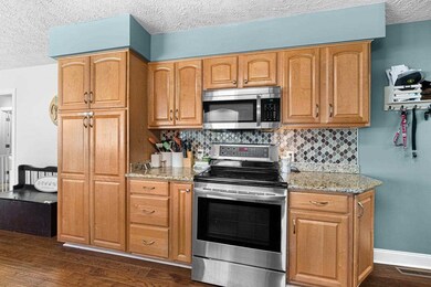 1129 E Wood Ln, Terre Haute, IN 47802 - photo 5