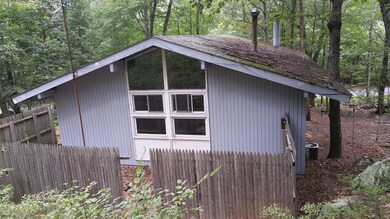 804 Woodland Ave, Hawley, PA 18428 - photo 2