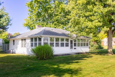 1916 Lee St, Columbus, IN 47201 - photo 2