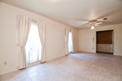 7215 Stonegate Dr, Houston, TX 77040 - photo 6