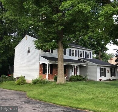 878 Mystic Ln, Norristown, PA 19403 - photo 2