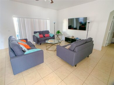 4828 Cumbrian Lakes Dr, Kissimmee, FL 34746 - photo 3