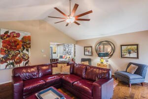 Living Room (4)