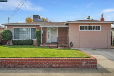 234 Yosemite Dr, Pittsburg, CA 94565 - photo 2