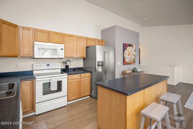 13-web-or-mls-6909 Briar Loop Exports-13