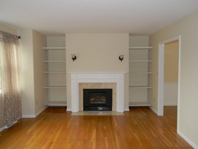 34 Pleasant St unit 5, Wellesley, MA 02482 - photo 2