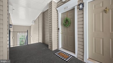 46944 Courtyard Square unit 303, Sterling, VA 20164 - photo 3