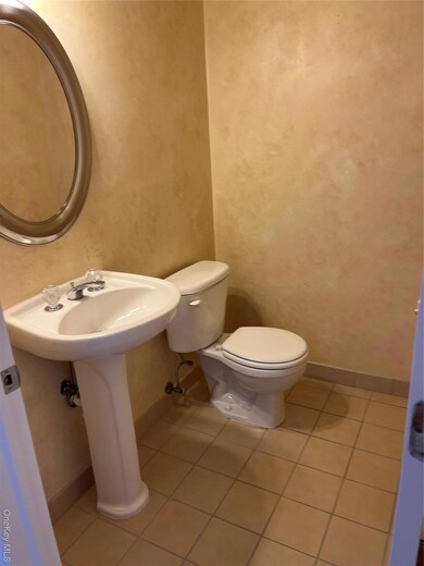 912 Altessa Blvd unit 912, Melville, NY 11747 - photo 6