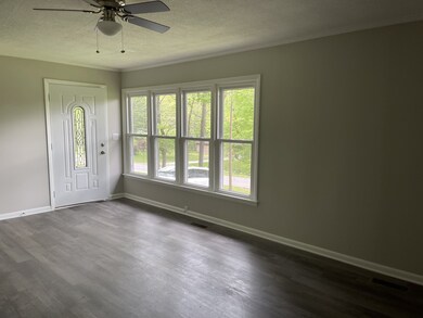 204 Parkview Dr, McMinnville, TN 37110 - photo 4