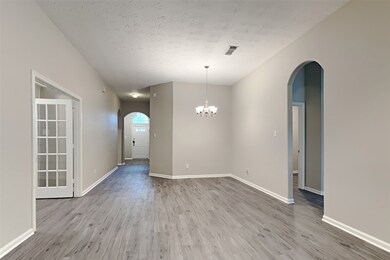 15906 Pleasant Green Cir, Tomball, TX 77377 - photo 5