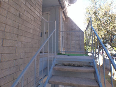 7400 Bellerive Dr unit 310, Houston, TX 77036 - photo 3