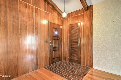 106 Davis Rd, Fall Branch, TN 37656 - photo 4