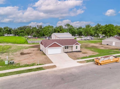 504 Leahey St, Union City, IN 47390 - photo 2