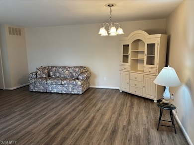 803 Yorkshire Dr, Flemington, NJ 08822 - photo 5