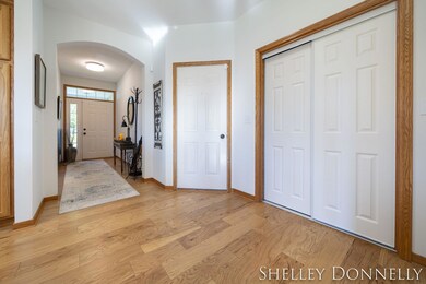 3-web-or-mls-4733-charleston-ct