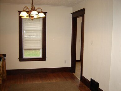 Dining Room. Dining Room with side entrance to Kit