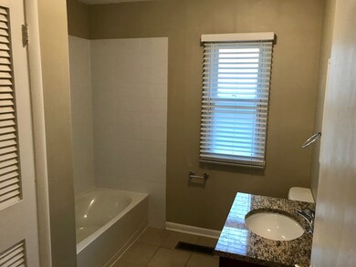 804 E Elm St, Wheaton, IL 60189 - photo 3