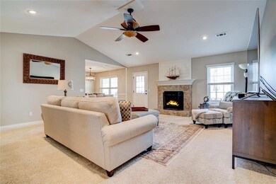 2711 W Beech St, Rogers, AR 72756 - photo 3