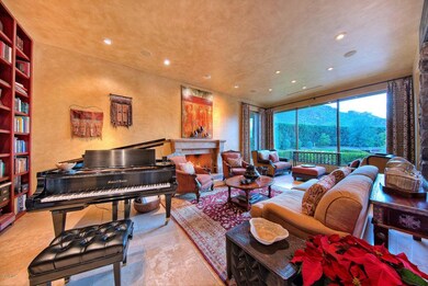 007_Living Room