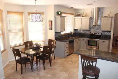 G Bayed breakfast nook