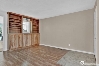 3713 Chaffee Cir, Anchorage, AK 99517 - photo 2