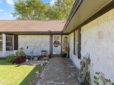 203 Cr 231 (Prairie Ln), Bay City, TX 77414 - photo 2