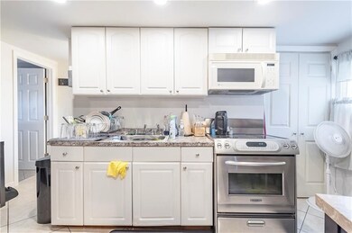 925 Cottage St, Pawtucket, RI 02861 - photo 6