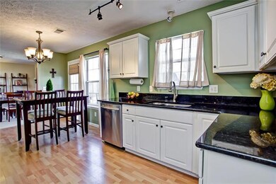 Lots of room, and cheery space to entertain with friends